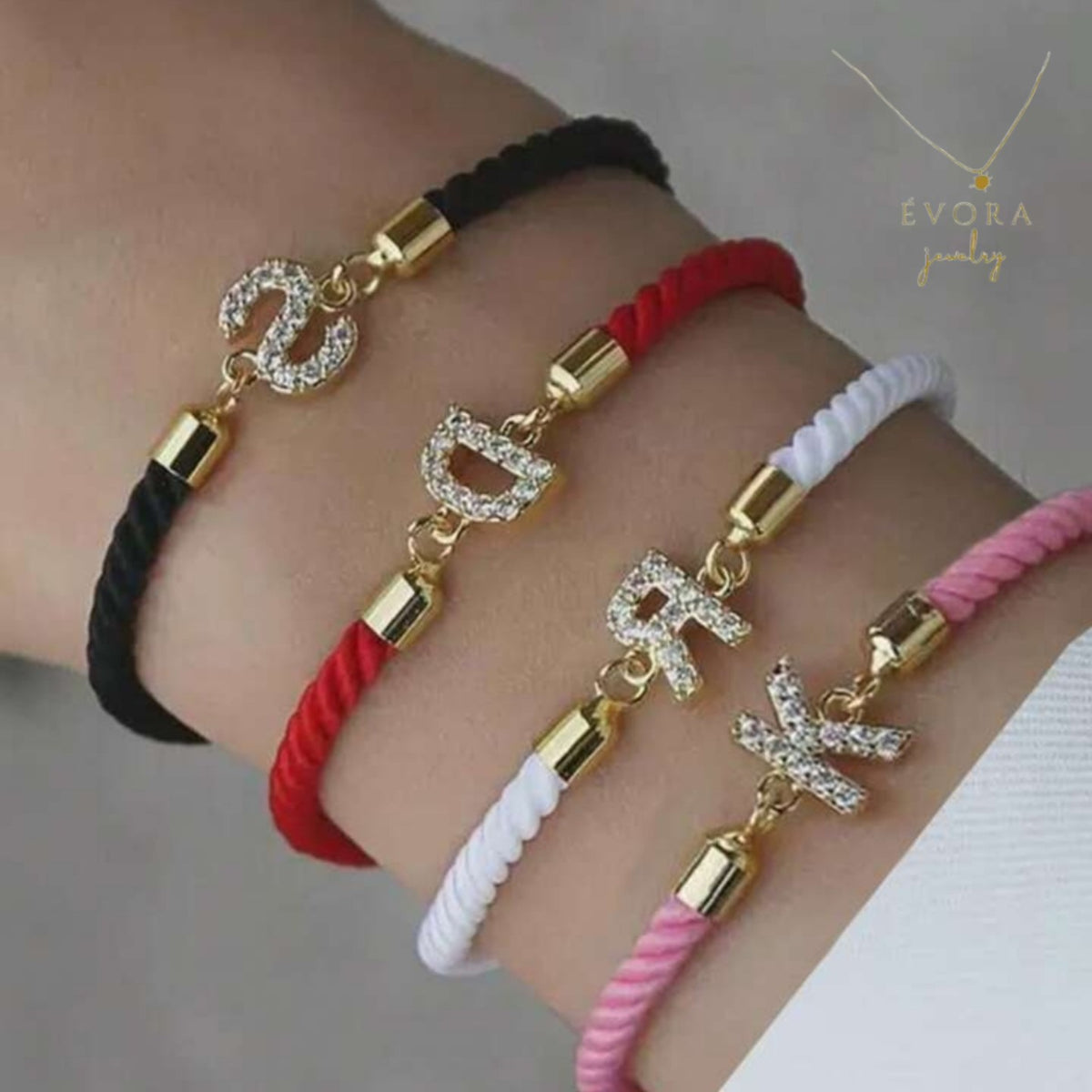 Bracelet Lettre avec Fil
